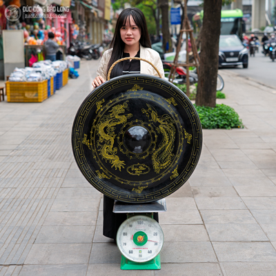Chiêng Đồng Chạm Hoa Văn Rồng Phượng Đk 80cm cho khách An Giang