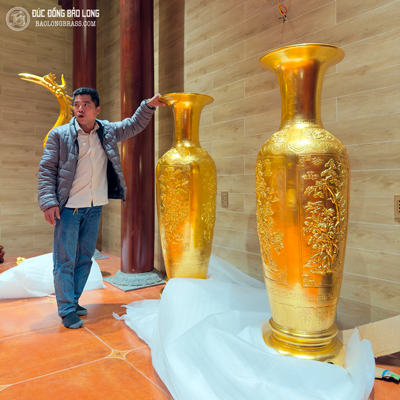 Đôi Lọ Lộc Bình Đúc Nổi Tứ Quý Bằng Đồng Đỏ Cao 1m55 Dát Vàng 9999 Cao Cấp
