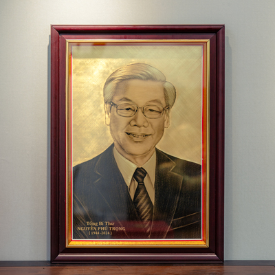 Tranh Khắc Tổng Bí Thư Nguyễn Phú Trọng Bằng Đồng Khổ 75cm x 55cm