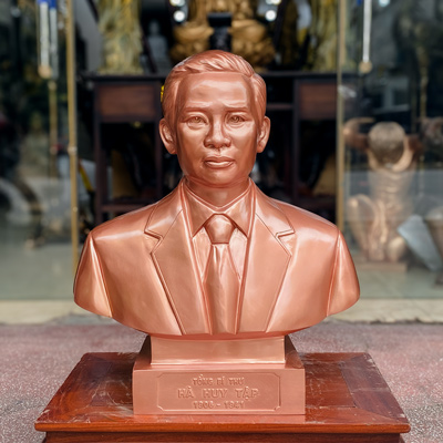 Tượng Chân Dung Hà Huy Tập Bằng Đồng Đỏ Cao 61Cm