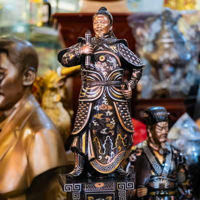 Tượng Đồng Trần Quốc Tuấn Bệ Thuyền Khảm Tam Khí Cao 61Cm